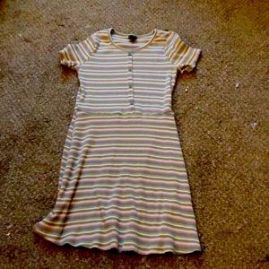 Brand: art🎨 class size:XL color: grey, orange, white⚪ and purple💜🟣